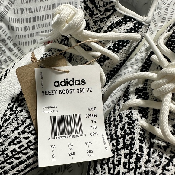 Yeezy 350 Zebra - Picture 4 of 5